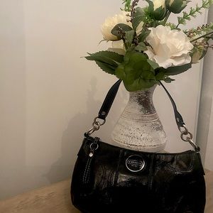 Small shoulder bag
